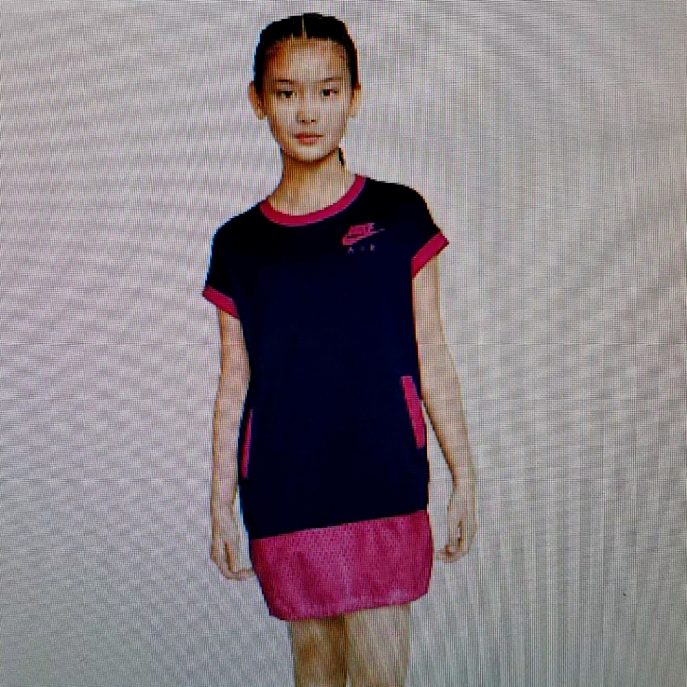 NWT: NIKE AIR BIG GIRLS LOOSE FIT DRESS